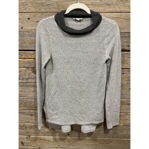 Hem & Thread Women's Gray And‎ White Turtle Neck Sweater Size Small Long Sleeve